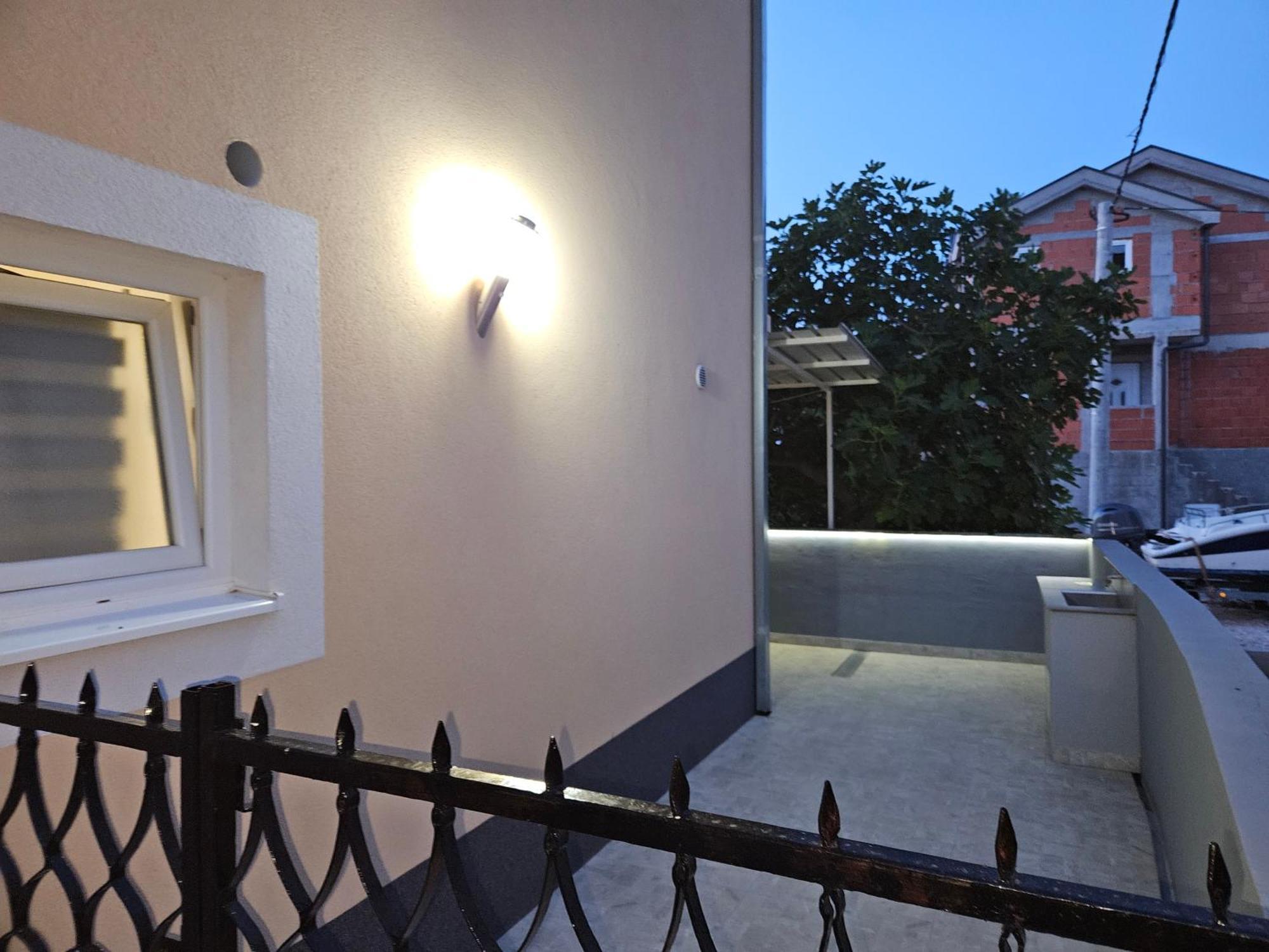 Apartment Blanca With Jacuzzi,Terase And Private Parking Kastela Ngoại thất bức ảnh
