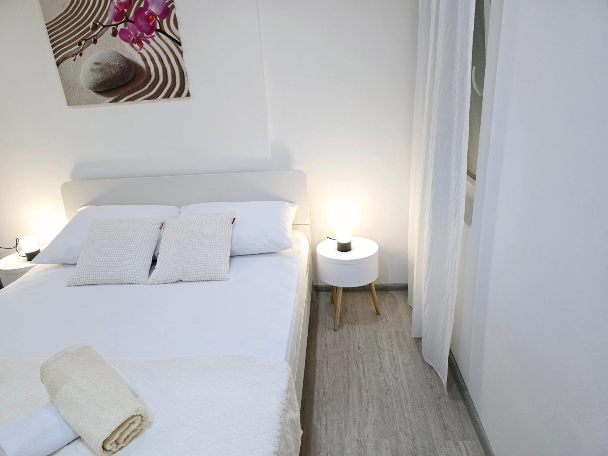 Apartment Blanca With Jacuzzi,Terase And Private Parking Kastela Ngoại thất bức ảnh