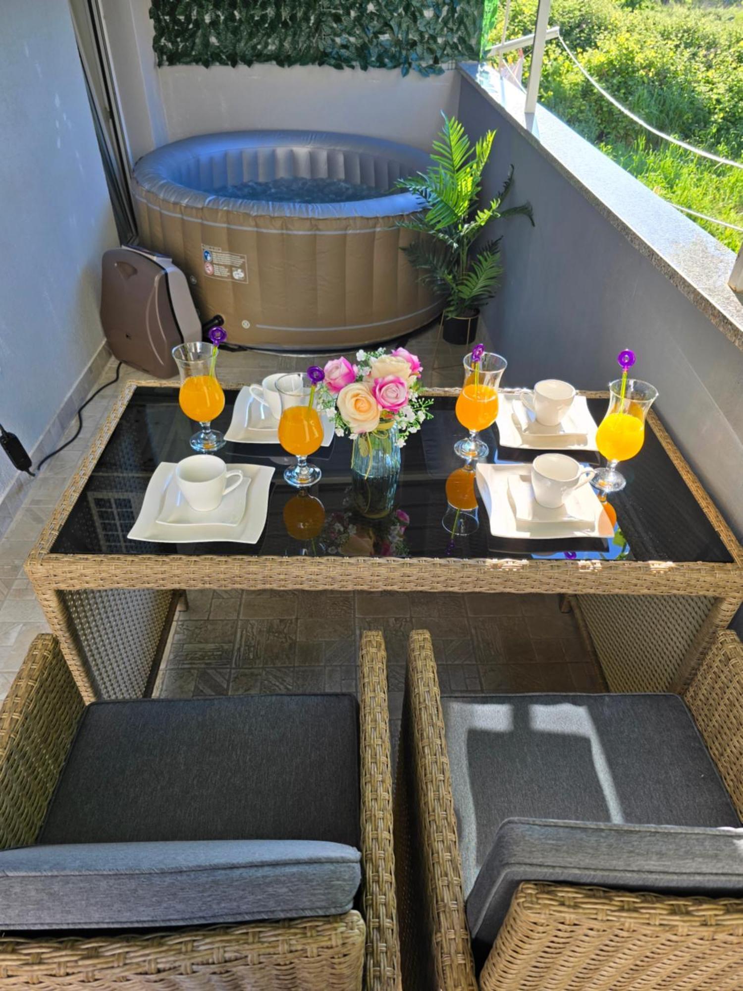 Apartment Blanca With Jacuzzi,Terase And Private Parking Kastela Ngoại thất bức ảnh